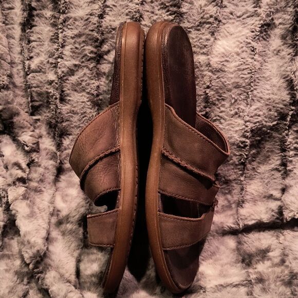 UGG Sandals Mens - Picture 2 of 5